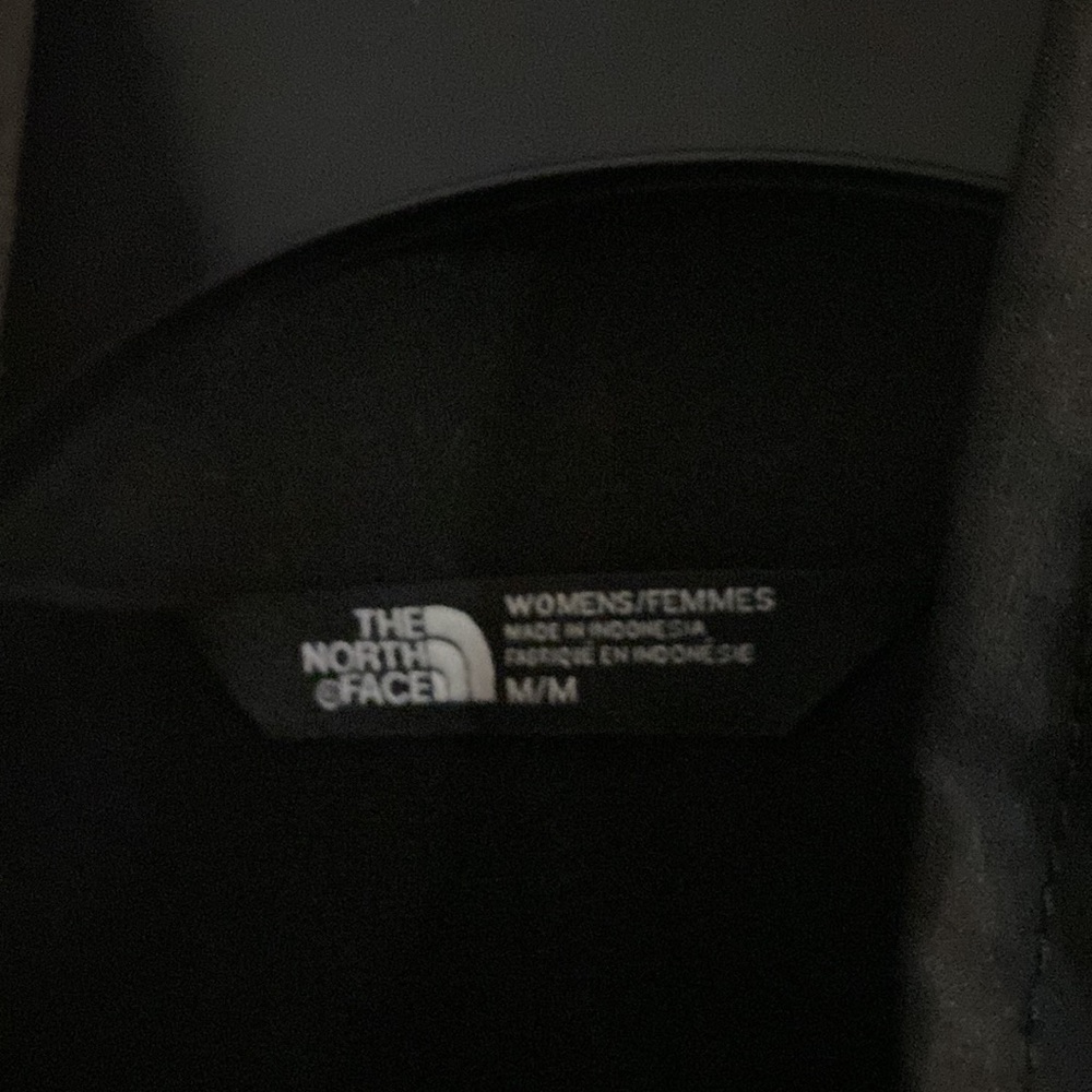 North face rain repellent jacket. - Picture 3 of 6